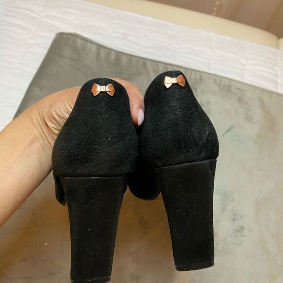 Ted Baker genuine suede heels, size 38(8) - Picture 7 of 10